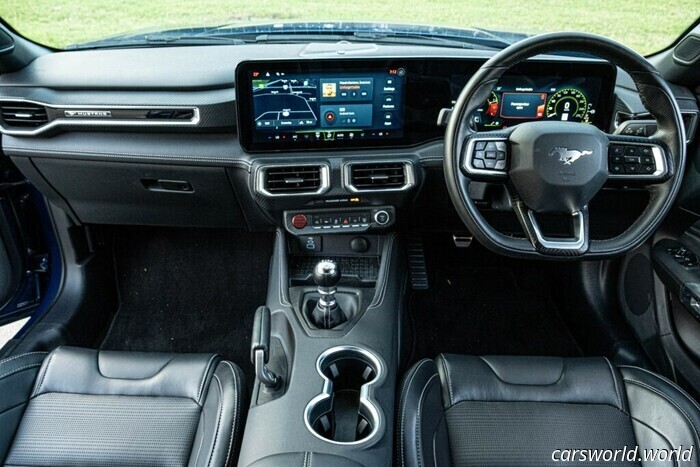 Revisión Del Ford Mustang GT 2025: Rodando En Un 5.0 Y Un Manual | Carscoops